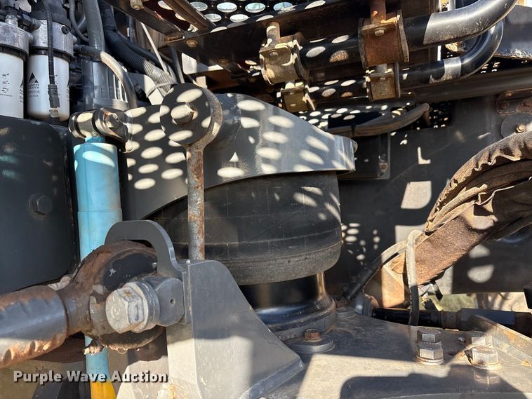 image for item EA7804 2012 Rogator RG900 sprayer