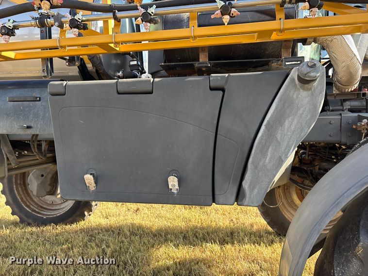 image for item EA7804 2012 Rogator RG900 sprayer