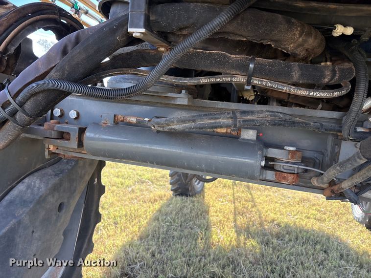 image for item EA7804 2012 Rogator RG900 sprayer