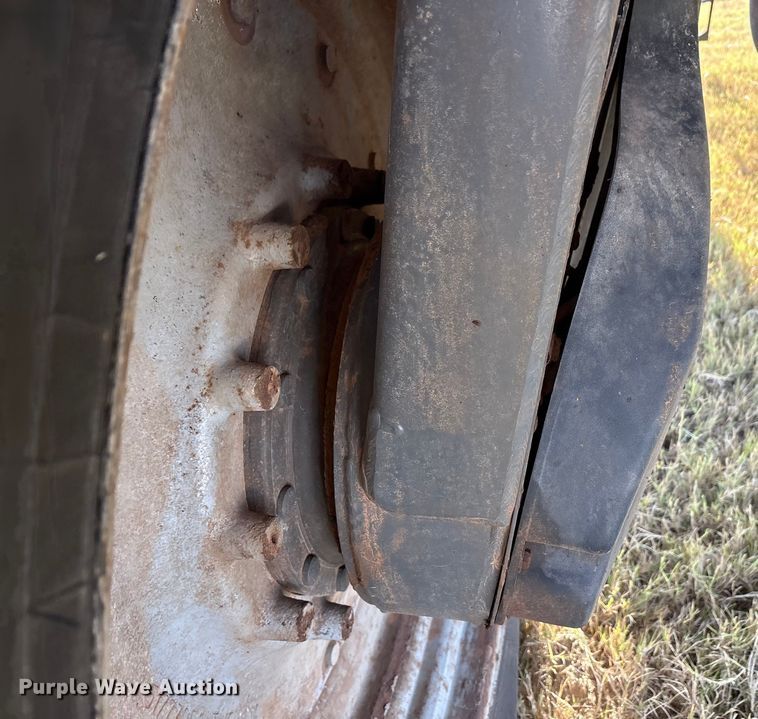 image for item EA7804 2012 Rogator RG900 sprayer