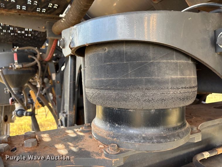 image for item EA7804 2012 Rogator RG900 sprayer