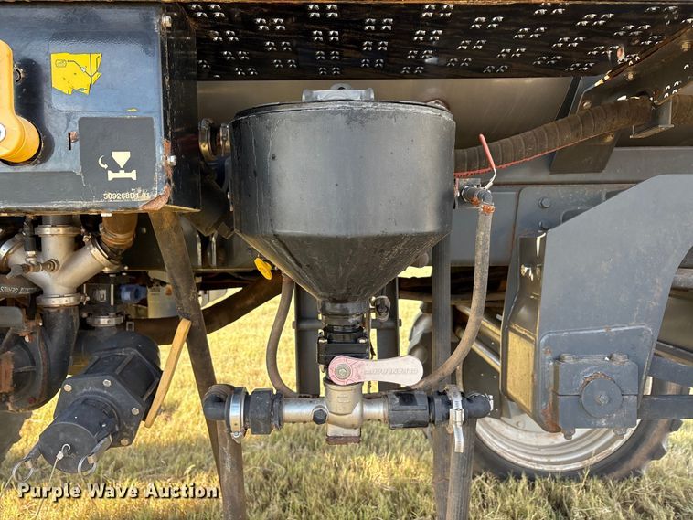 image for item EA7804 2012 Rogator RG900 sprayer