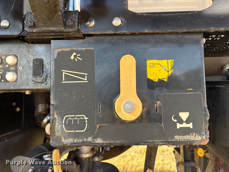 image for item EA7804 2012 Rogator RG900 sprayer