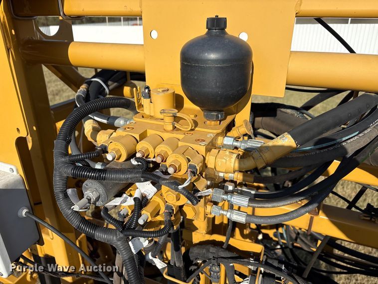 image for item EA7804 2012 Rogator RG900 sprayer