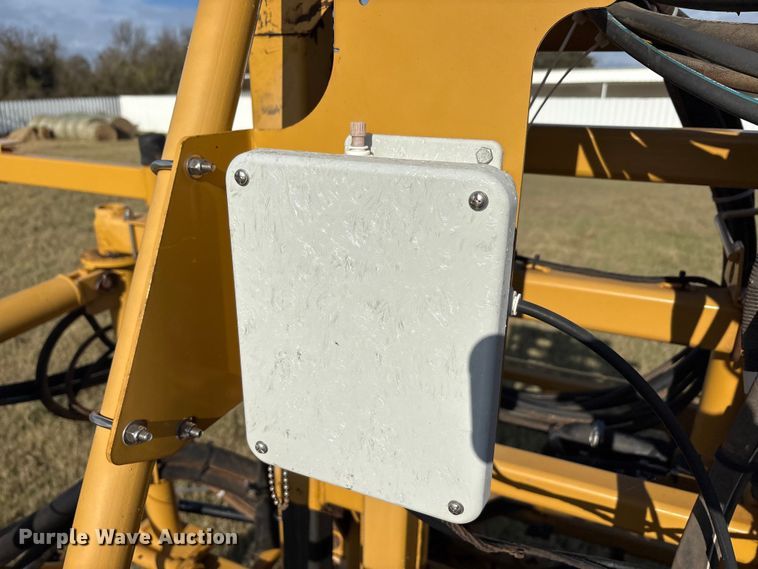 image for item EA7804 2012 Rogator RG900 sprayer