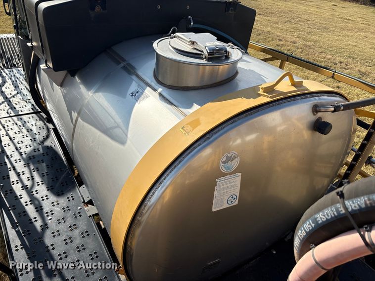 image for item EA7804 2012 Rogator RG900 sprayer