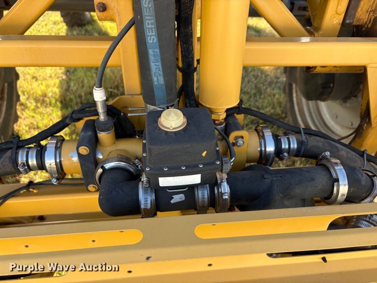 image for item EA7804 2012 Rogator RG900 sprayer