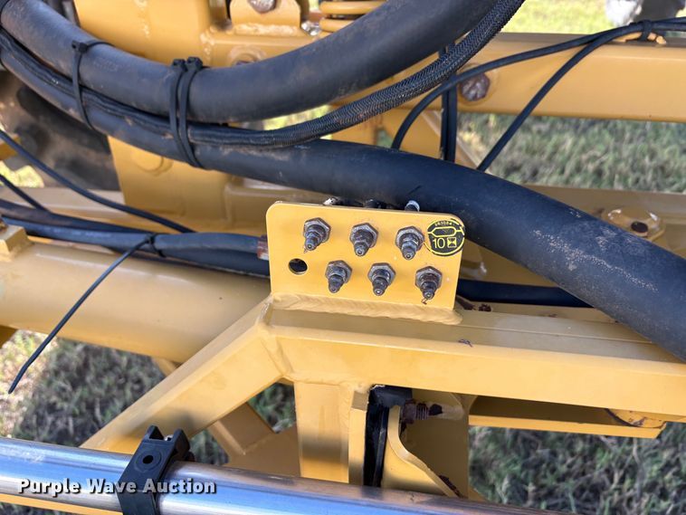 image for item EA7804 2012 Rogator RG900 sprayer