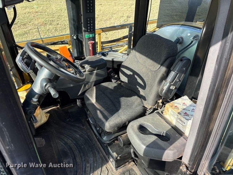 image for item EA7804 2012 Rogator RG900 sprayer