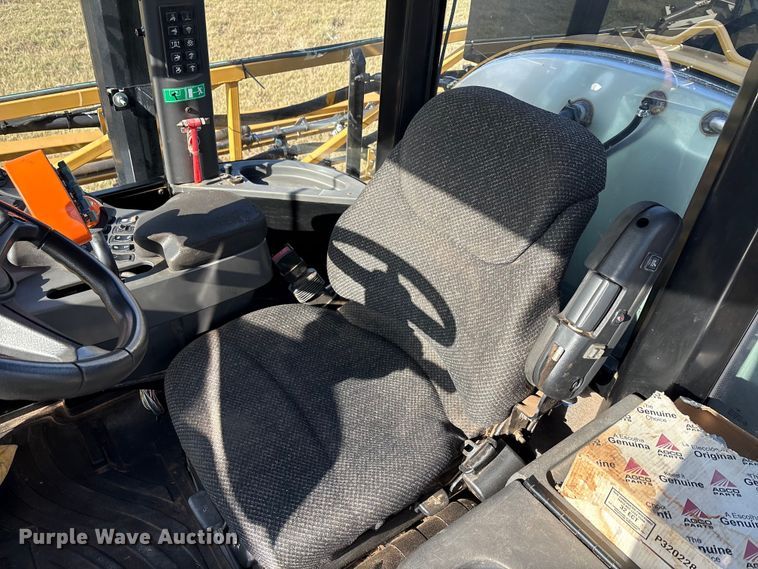 image for item EA7804 2012 Rogator RG900 sprayer