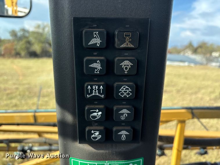 image for item EA7804 2012 Rogator RG900 sprayer