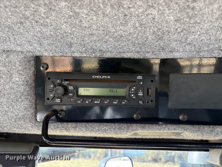 image for item EA7804 2012 Rogator RG900 sprayer