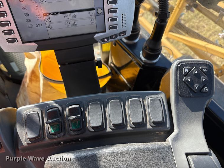 image for item EA7804 2012 Rogator RG900 sprayer