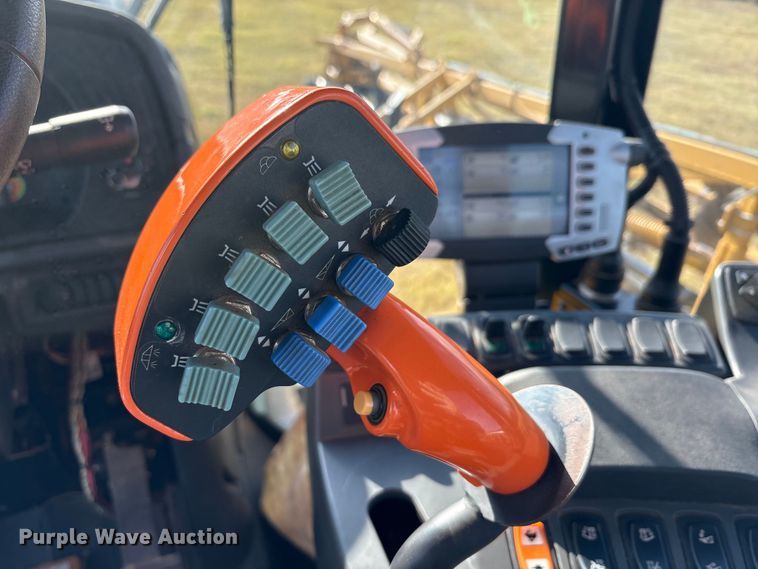 image for item EA7804 2012 Rogator RG900 sprayer