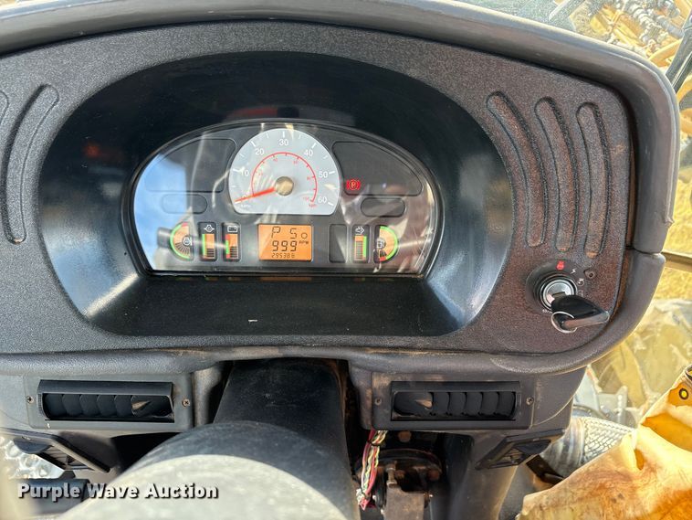 image for item EA7804 2012 Rogator RG900 sprayer