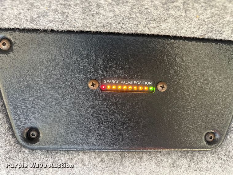 image for item EA7804 2012 Rogator RG900 sprayer