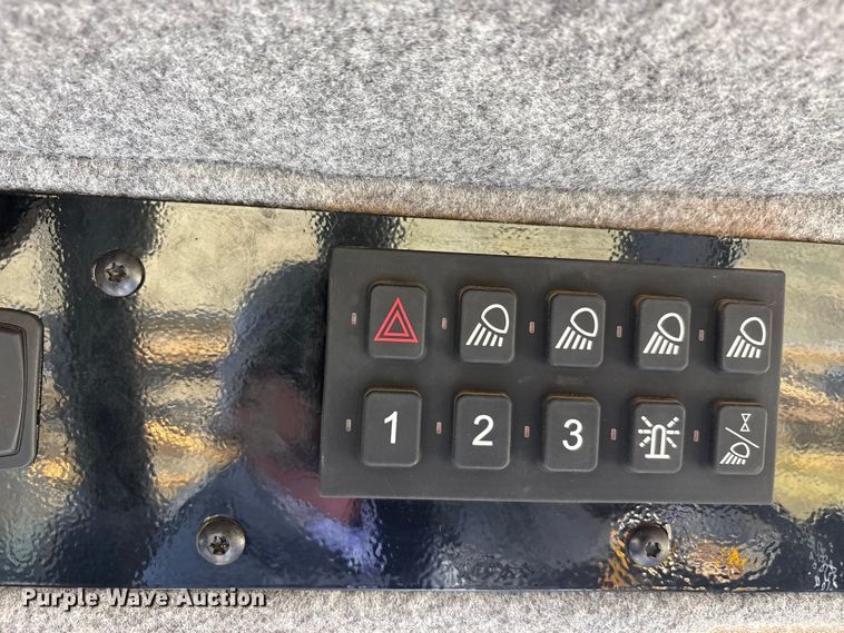 image for item EA7804 2012 Rogator RG900 sprayer