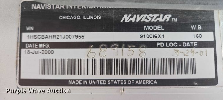 image for item EB1182 2001 International 9100i semi truck