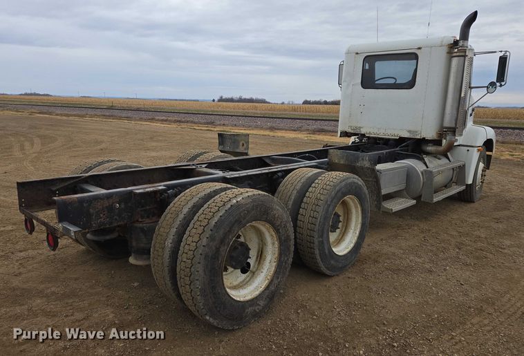 CAMIóN CHASIS 1996 FREIGHTLINER FLD112