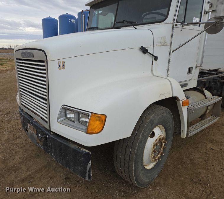image for item EB1183 1996 Freightliner FLD112 truck cab and chassis