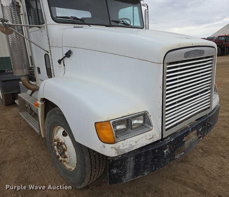 image for item EB1183 1996 Freightliner FLD112 truck cab and chassis