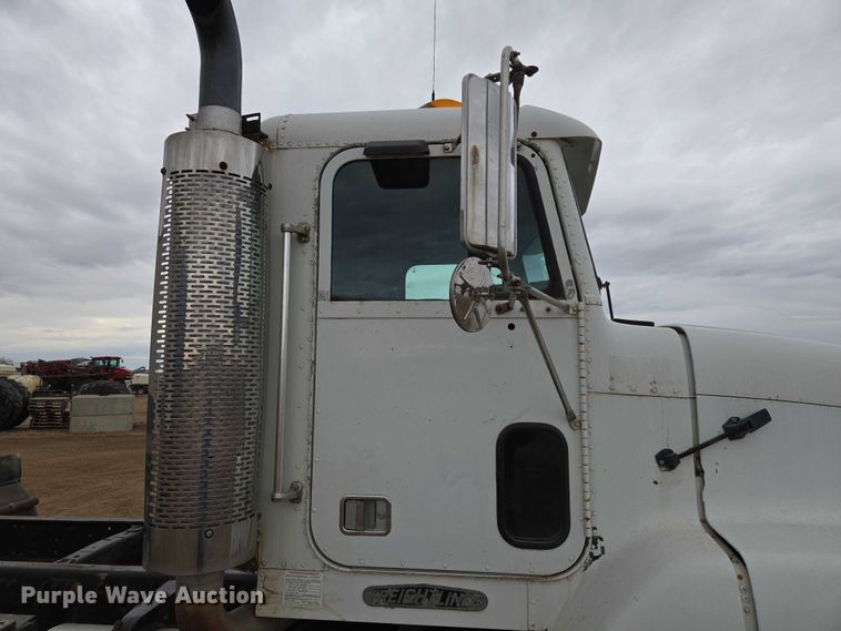 image for item EB1183 1996 Freightliner FLD112 truck cab and chassis