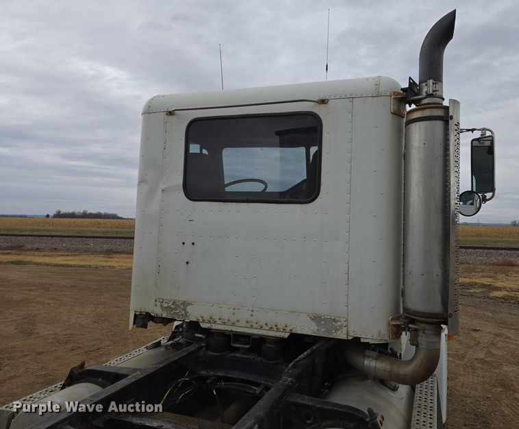 image for item EB1183 1996 Freightliner FLD112 truck cab and chassis