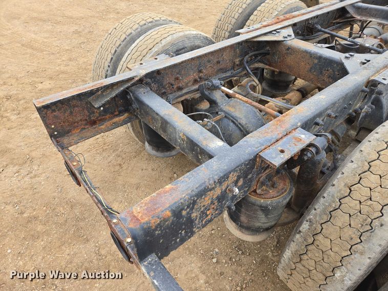 image for item EB1183 1996 Freightliner FLD112 truck cab and chassis