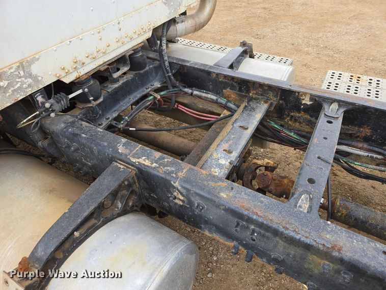 image for item EB1183 1996 Freightliner FLD112 truck cab and chassis