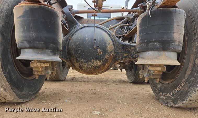 image for item EB1183 1996 Freightliner FLD112 truck cab and chassis