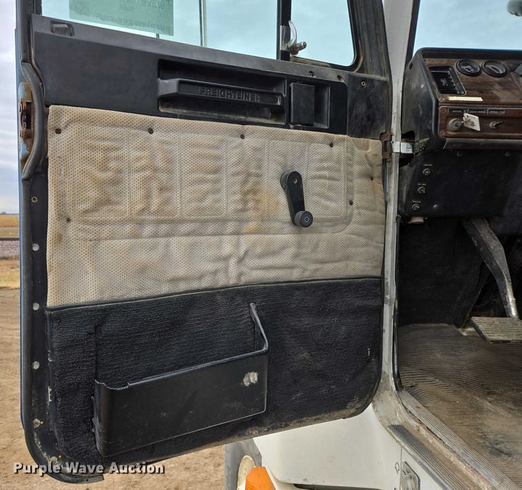 image for item EB1183 1996 Freightliner FLD112 truck cab and chassis