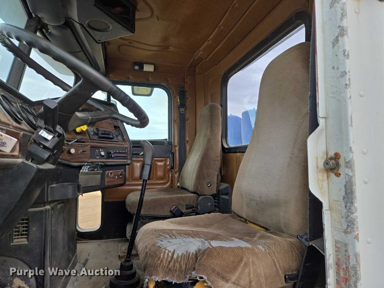 image for item EB1183 1996 Freightliner FLD112 truck cab and chassis