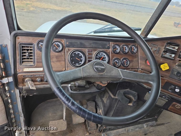 image for item EB1183 1996 Freightliner FLD112 truck cab and chassis