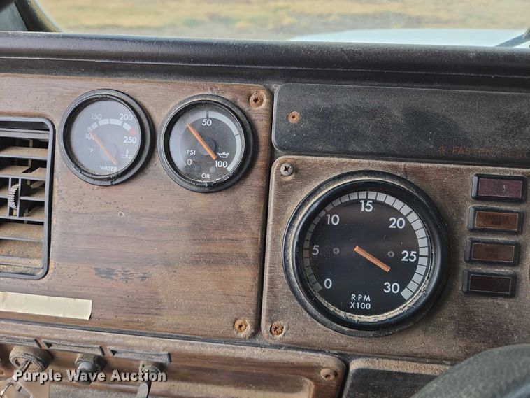 image for item EB1183 1996 Freightliner FLD112 truck cab and chassis