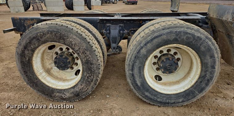 image for item EB1183 1996 Freightliner FLD112 truck cab and chassis