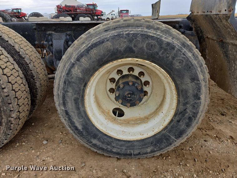 image for item EB1183 1996 Freightliner FLD112 truck cab and chassis