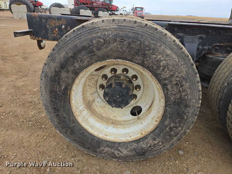 image for item EB1183 1996 Freightliner FLD112 truck cab and chassis