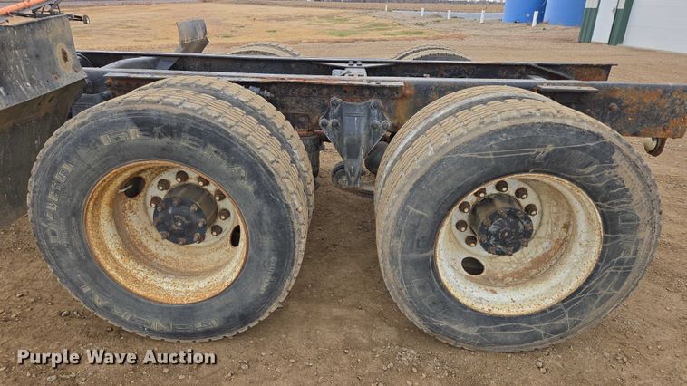 image for item EB1183 1996 Freightliner FLD112 truck cab and chassis