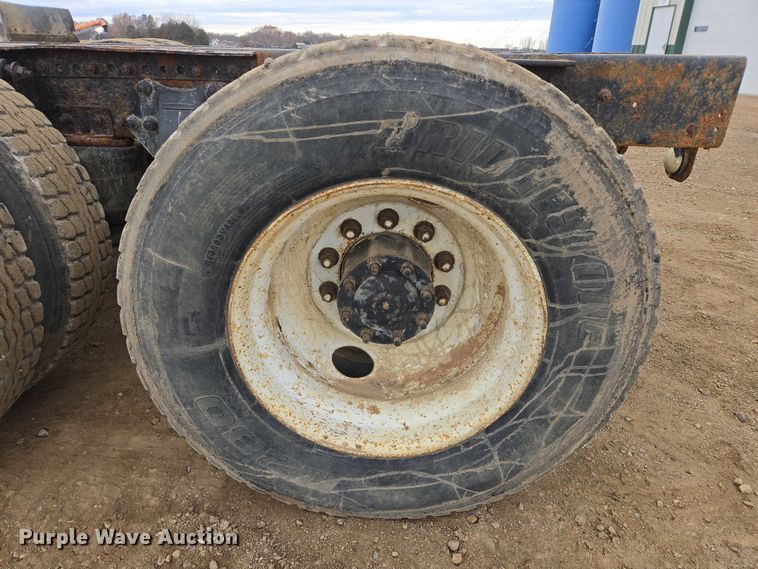 image for item EB1183 1996 Freightliner FLD112 truck cab and chassis