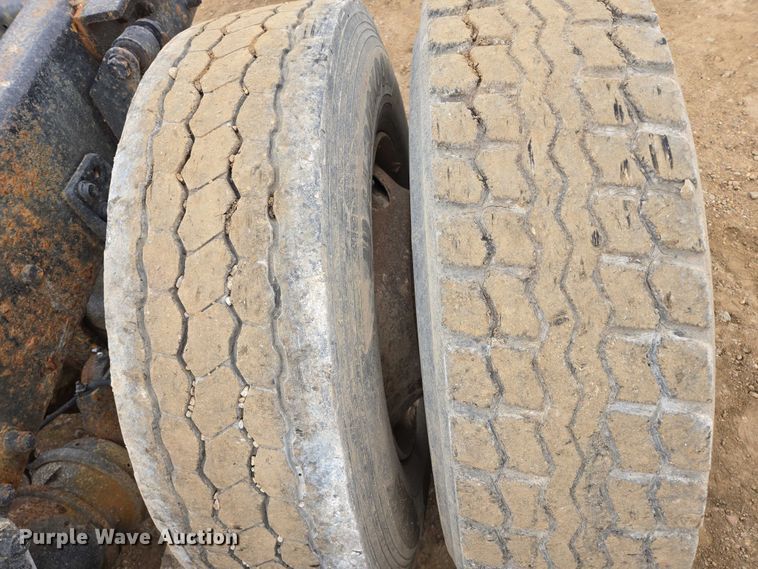 image for item EB1183 1996 Freightliner FLD112 truck cab and chassis