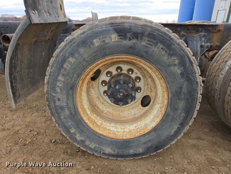 image for item EB1183 1996 Freightliner FLD112 truck cab and chassis