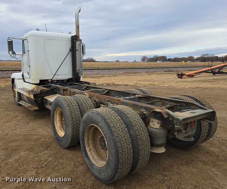 image for item EB1184 1992 Freightliner FLD truck cab and chassis