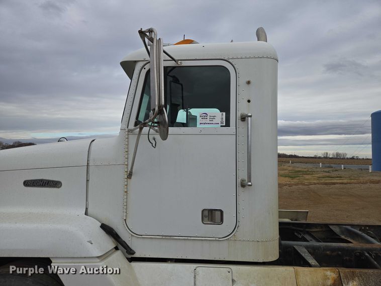 image for item EB1184 1992 Freightliner FLD truck cab and chassis