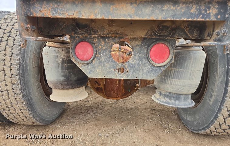 image for item EB1184 1992 Freightliner FLD truck cab and chassis