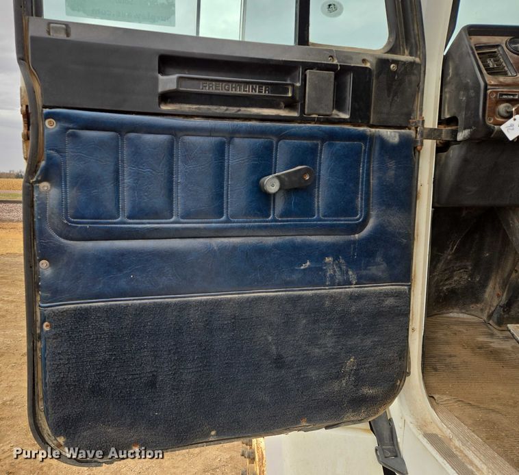 image for item EB1184 1992 Freightliner FLD truck cab and chassis