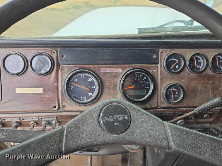 image for item EB1184 1992 Freightliner FLD truck cab and chassis