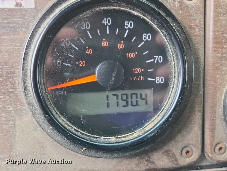 image for item EB1184 1992 Freightliner FLD truck cab and chassis