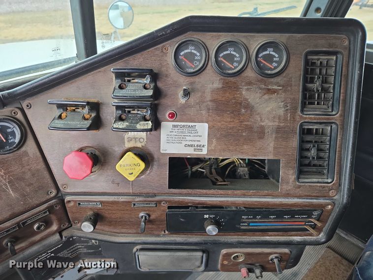 image for item EB1184 1992 Freightliner FLD truck cab and chassis