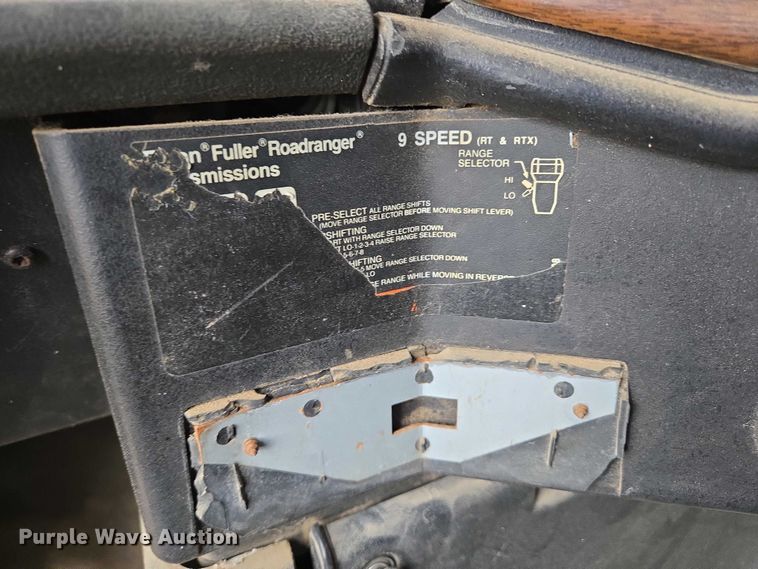 image for item EB1184 1992 Freightliner FLD truck cab and chassis