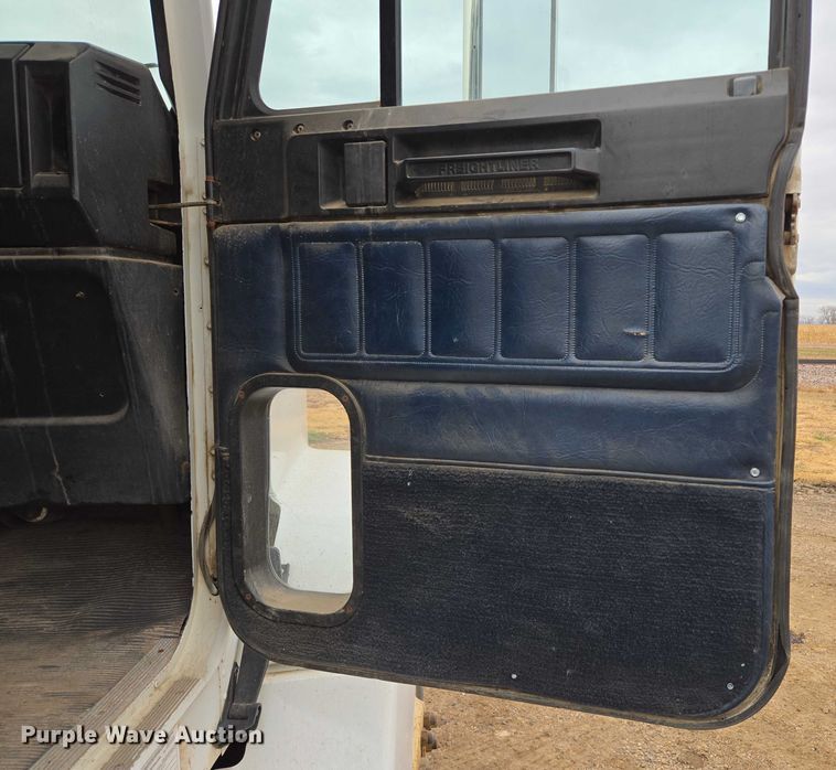 image for item EB1184 1992 Freightliner FLD truck cab and chassis